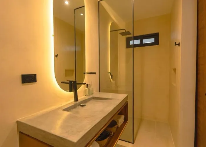Getaway With Jacuzzi & Pools *