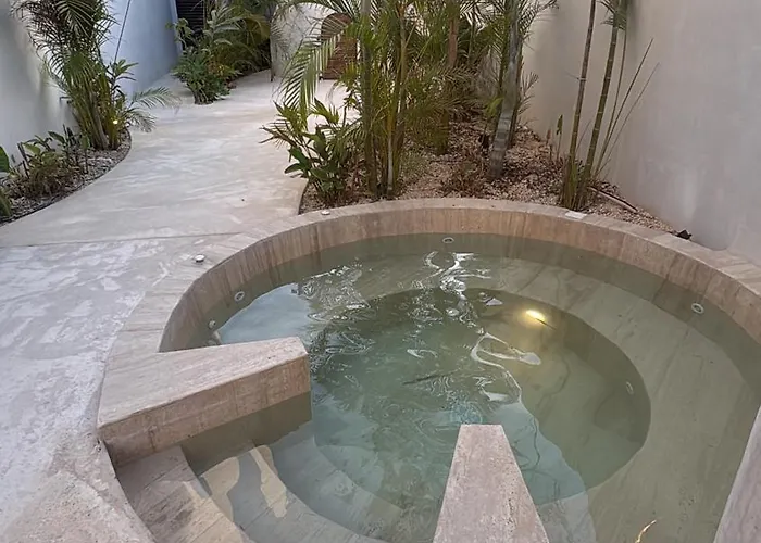 Getaway With Jacuzzi & Pools Apartment